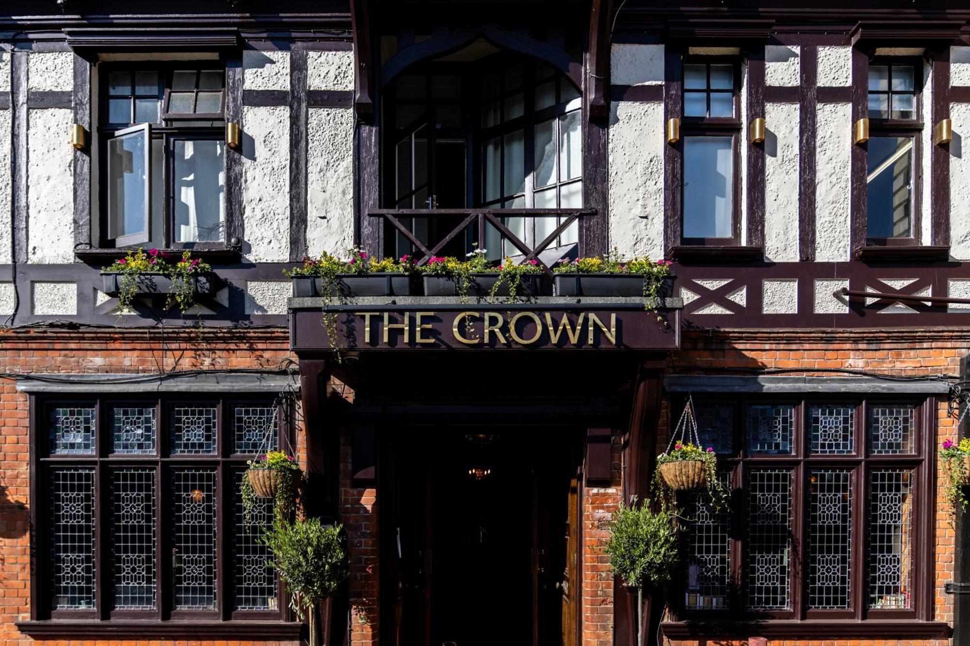 Crown Hotel Chertsey Exterior photo